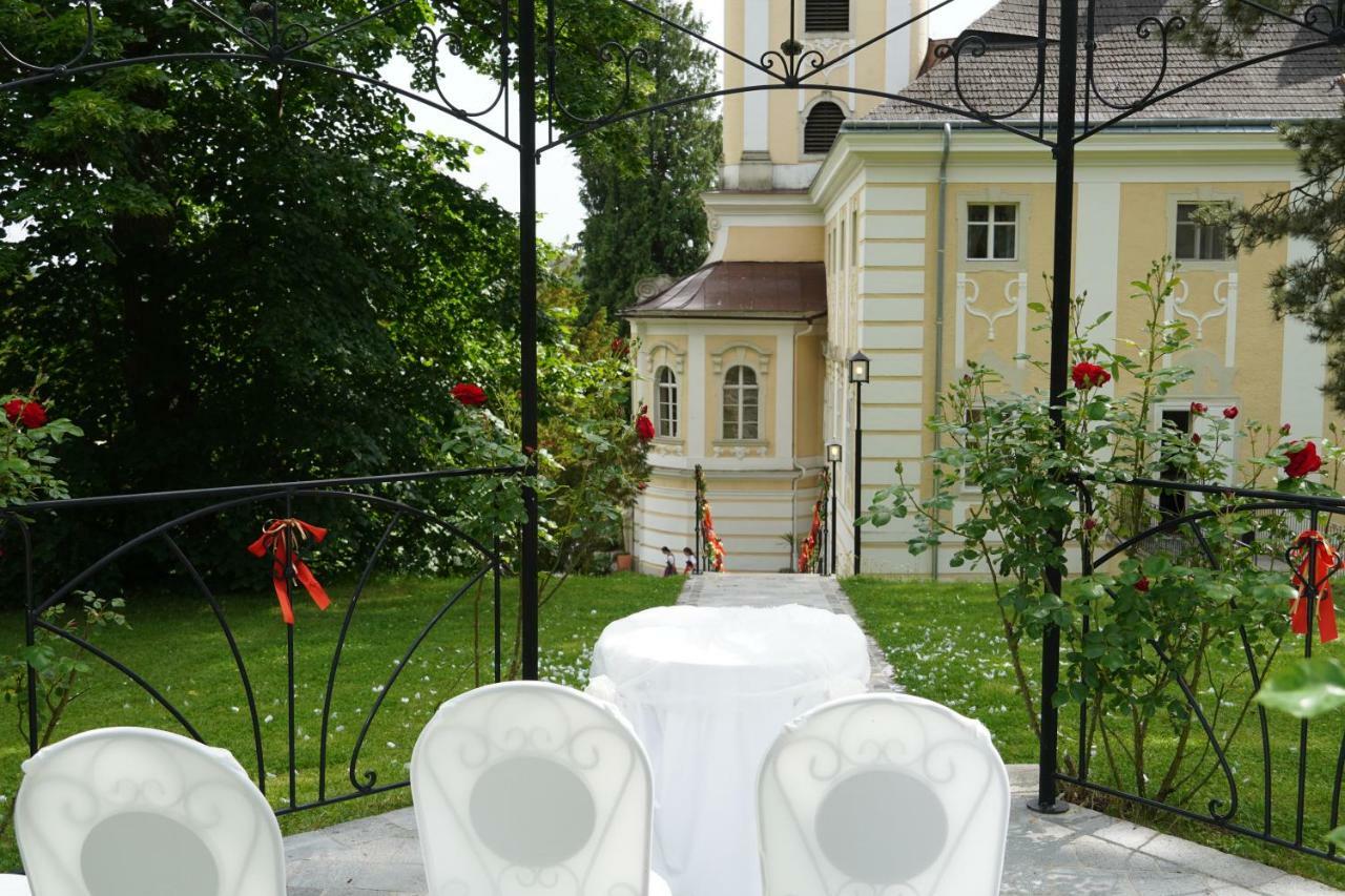 Schlosshotel Rosenau Superior Schloss Rosenau Exterior photo